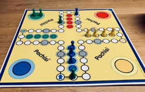 Spieleabend Dreißigjährige Pärchen Brettspiel Trinkspiel