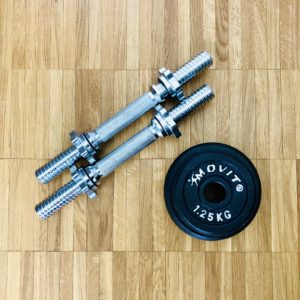 Fett isoliert Fitness Zuhause Corona Heimtrainer Yoga Blackroll