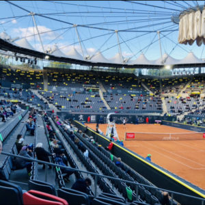 Empty seat leere Ränge Stadion Besucher